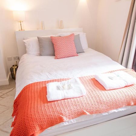 The New52 Oxford By 360Stays - Bespoke 2 Bed Luxury Apartment In The Heart Of Oxford City Centre With Parking Kültér fotó
